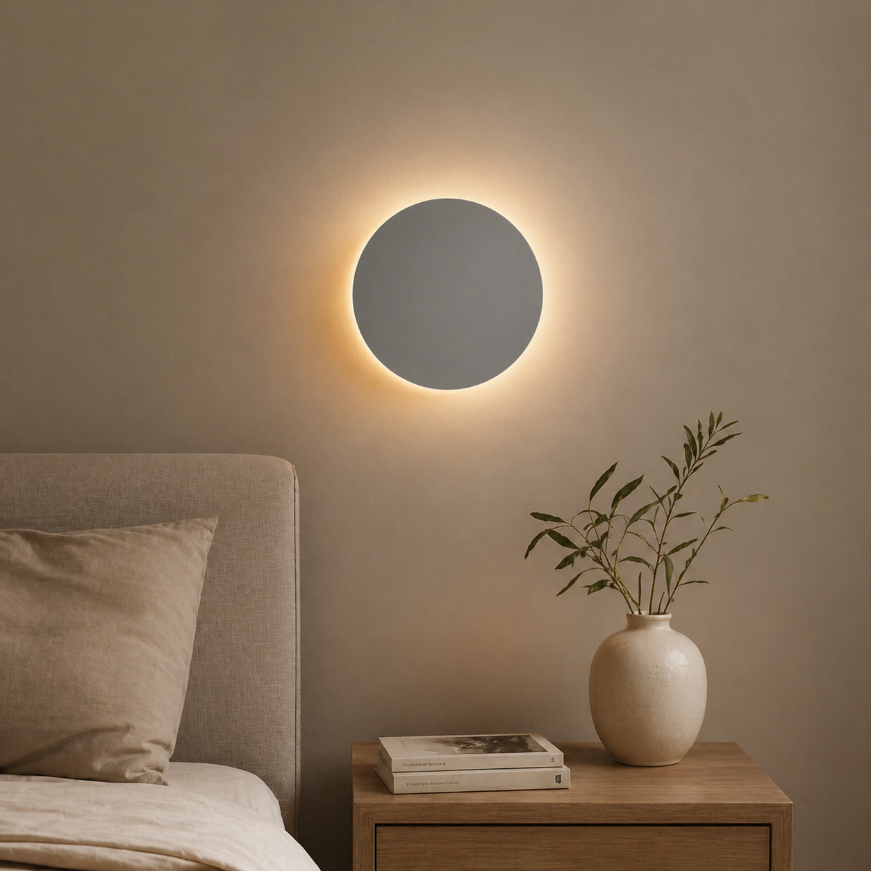 Elegant Minimalist Round LED Wall Light Sconce for Modern Interiors