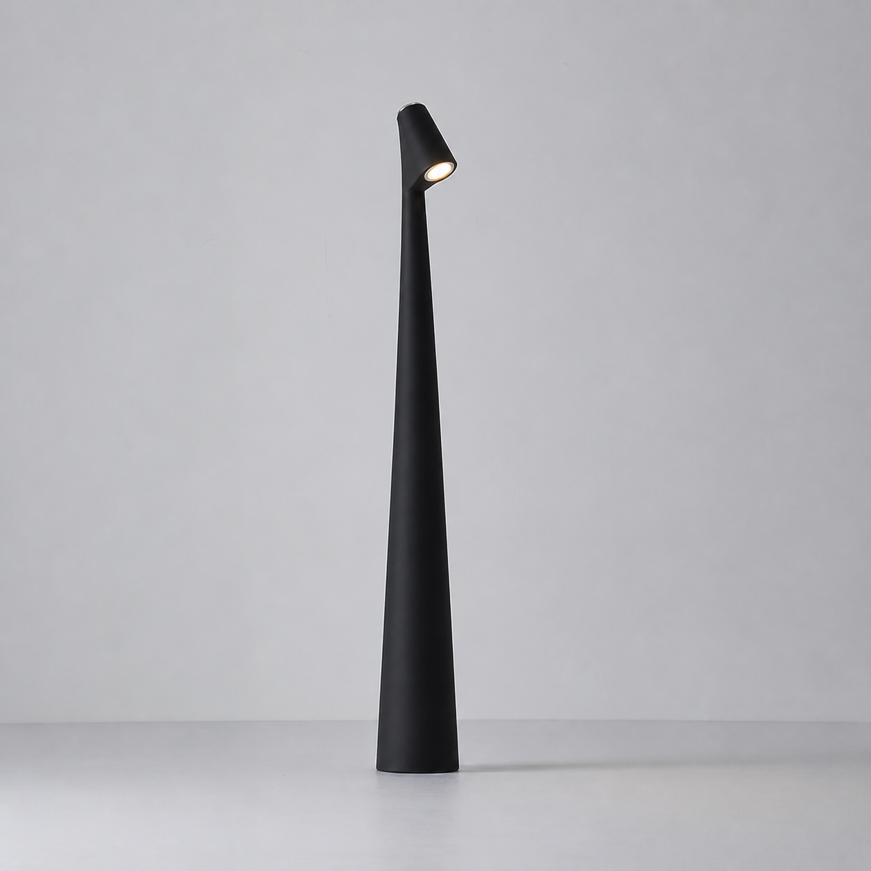 Modern Cordless Aluminum Table Lamp with Aesthetic Design And Dimmable Feature