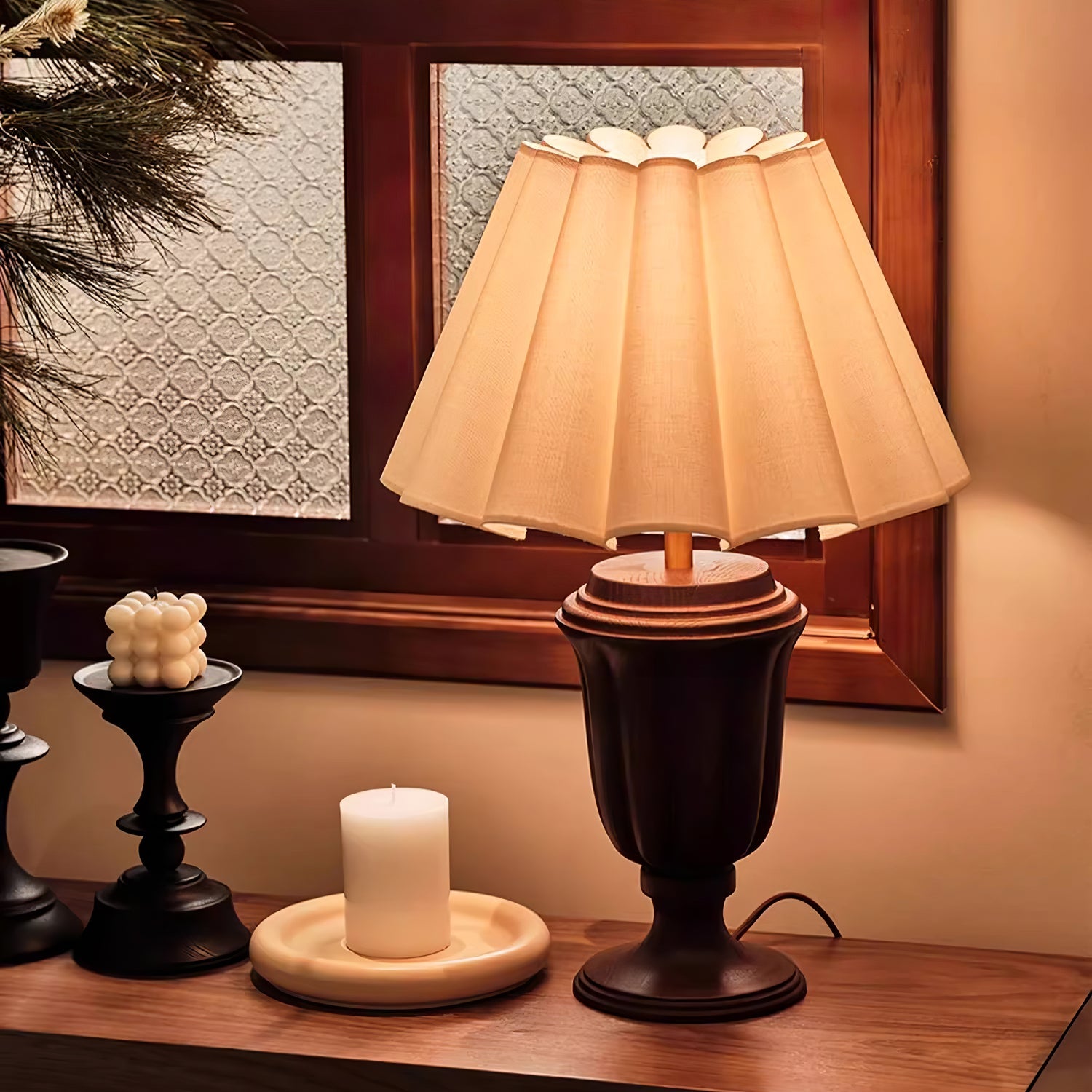 Florence Tulip | Vintage Elegant Table Lamp for Bedroom or Living Room 3