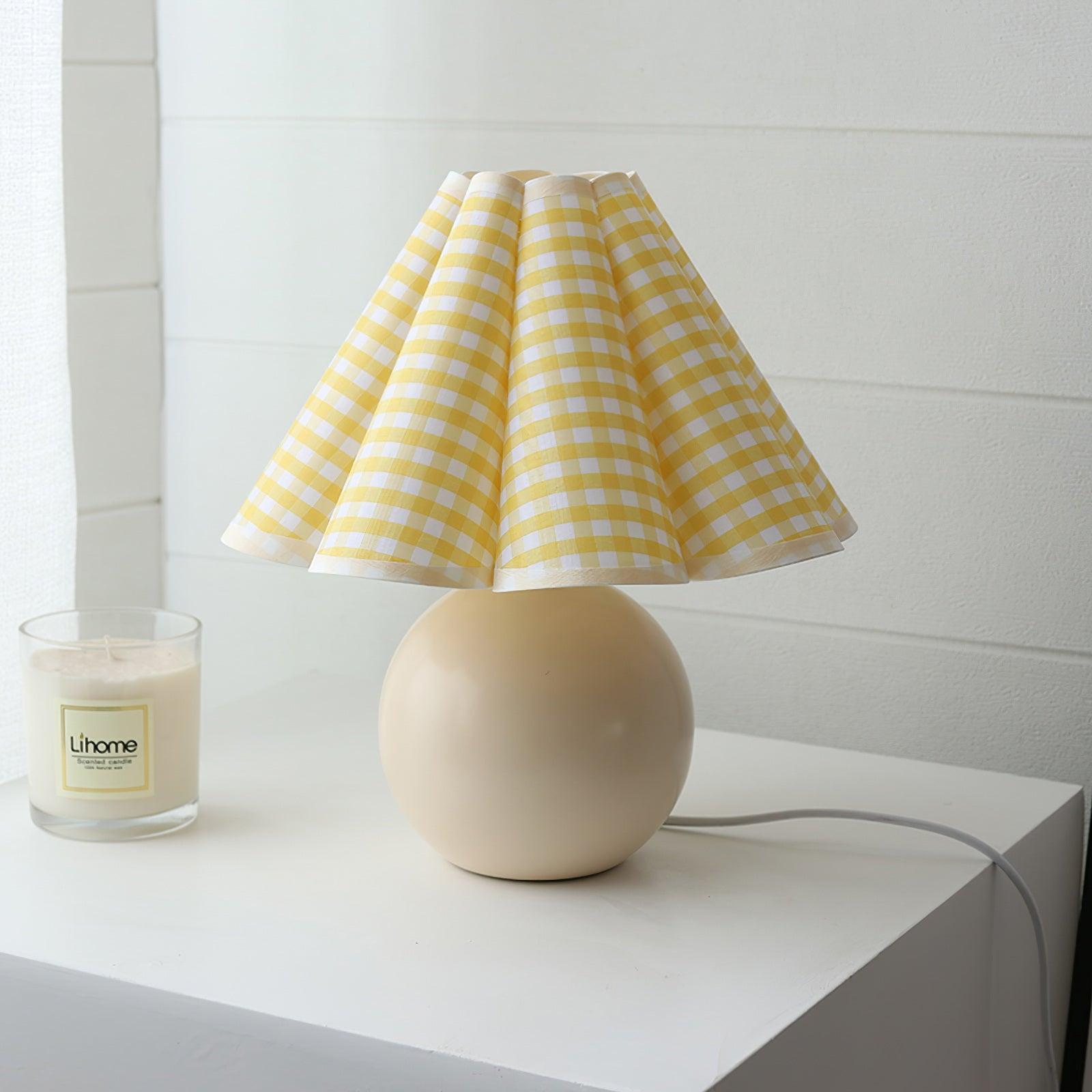 Kicsi Pleated | Elegant Vintage Ceramic Table Lamp for Cozy Ambiance 0