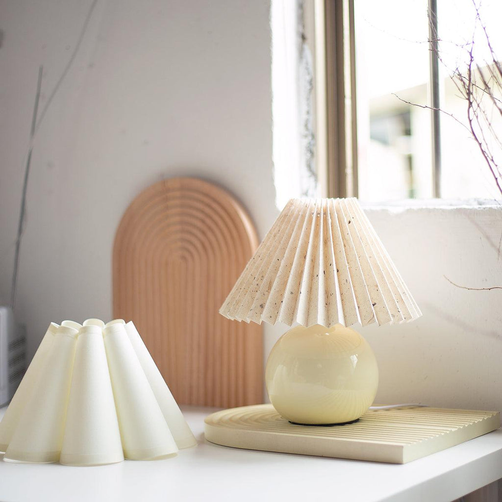 Kicsi Pleated | Elegant Vintage Ceramic Table Lamp for Cozy Ambiance 4