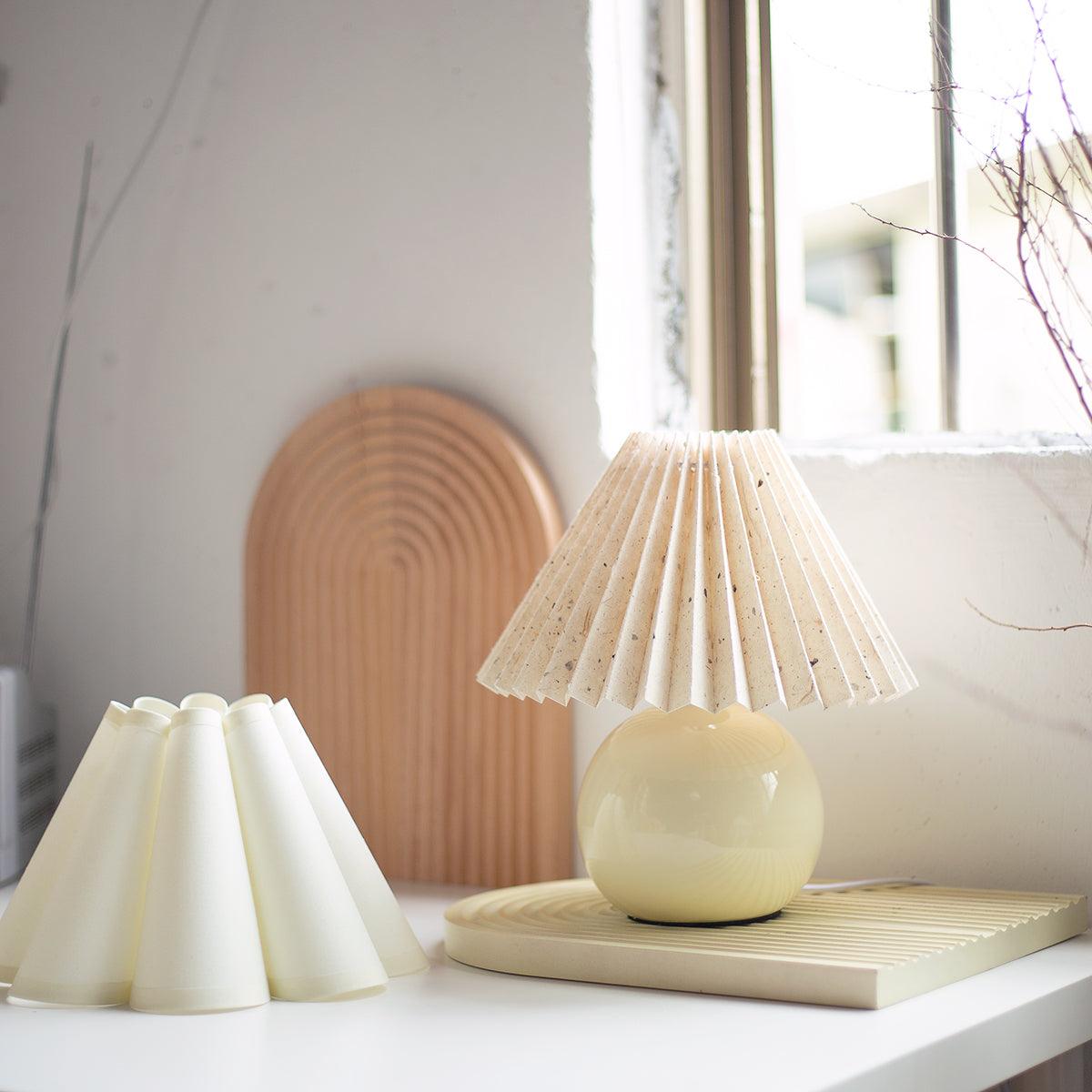 Kicsi Pleated | Elegant Vintage Ceramic Table Lamp for Cozy Ambiance 4