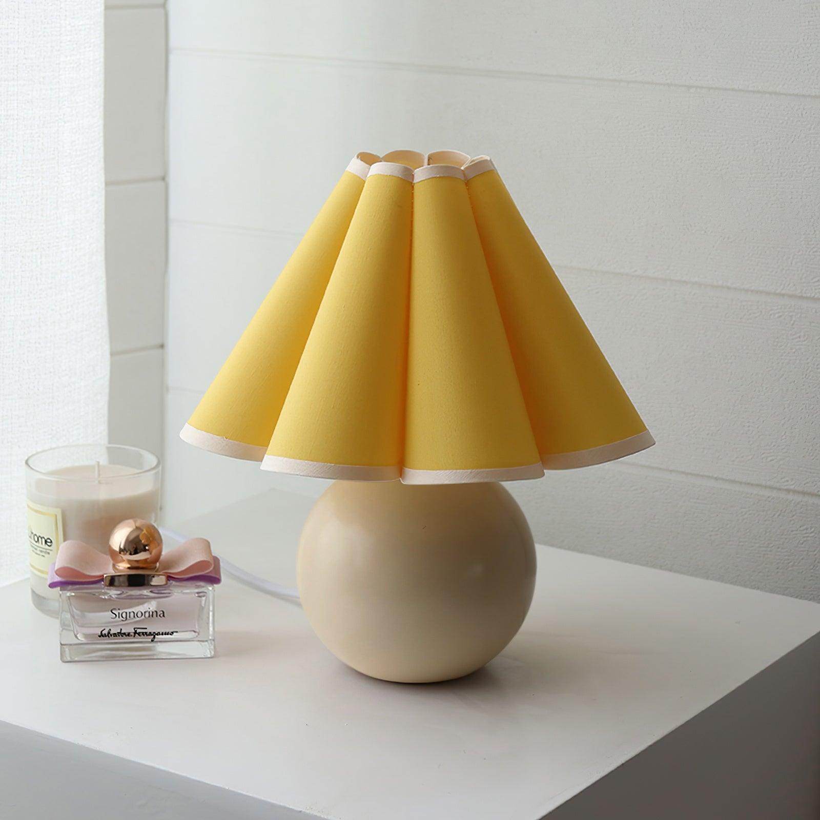 Kicsi Pleated | Elegant Vintage Ceramic Table Lamp for Cozy Ambiance 5