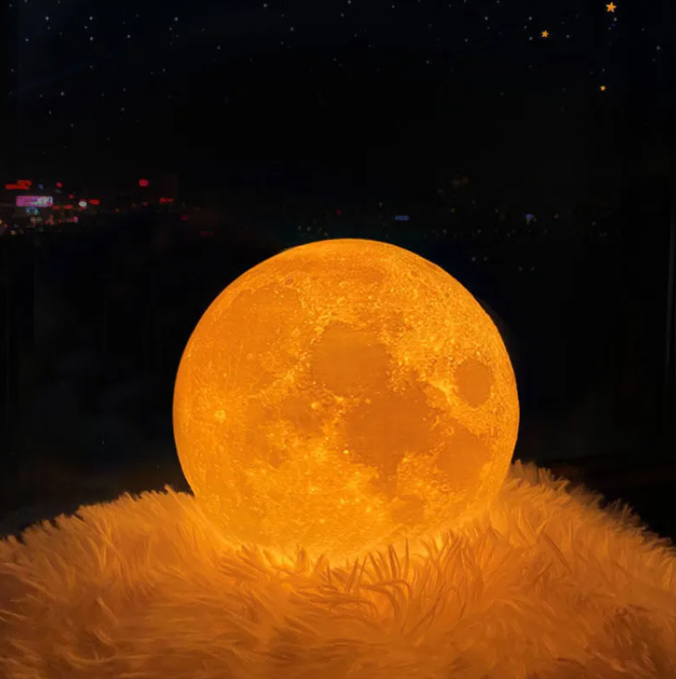 Lunara | Enchanting Cordless LED Moon Table Lamp with Remote Control 5