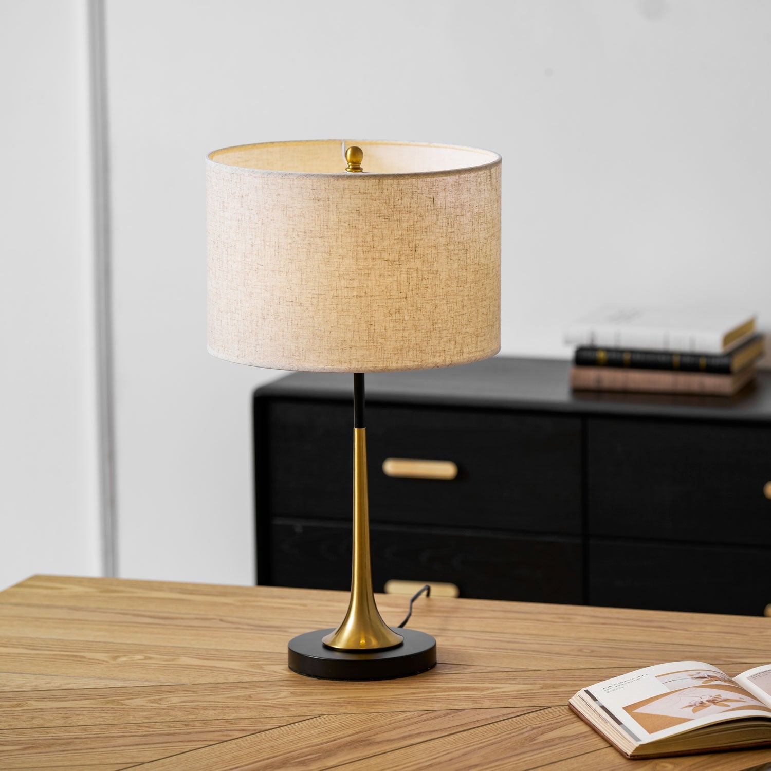 Lunaris | Elegant Black and Gold Table Lamp for Bedroom or Living Room 1