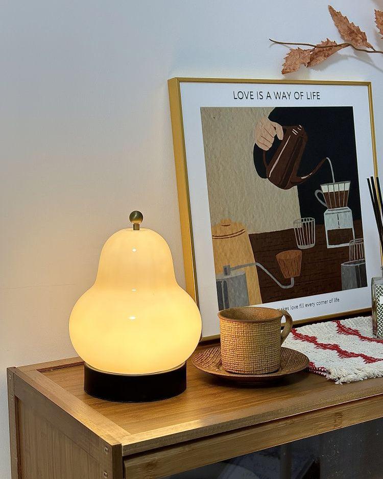 PearlGlow | Elegant Vintage Inspired Table Lamp for Bedroom Ambiance 5