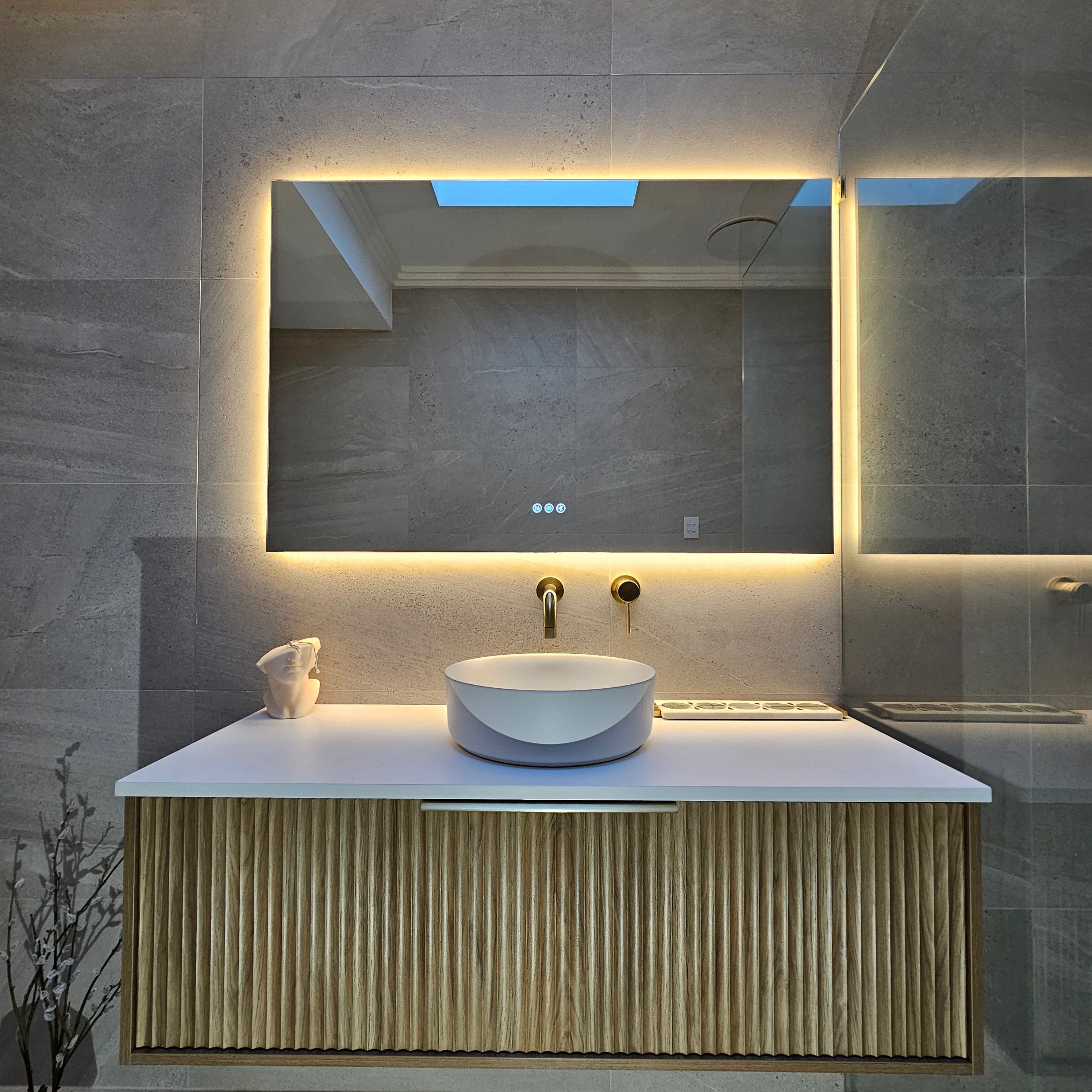 Venetian Glow | Elegant Smart LED Bathroom Mirror with Bluetooth Lights 1